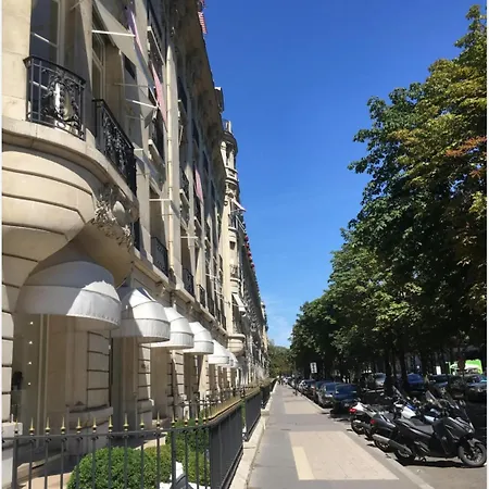 Champs-élysées, Avenue Montaigne * Parigi